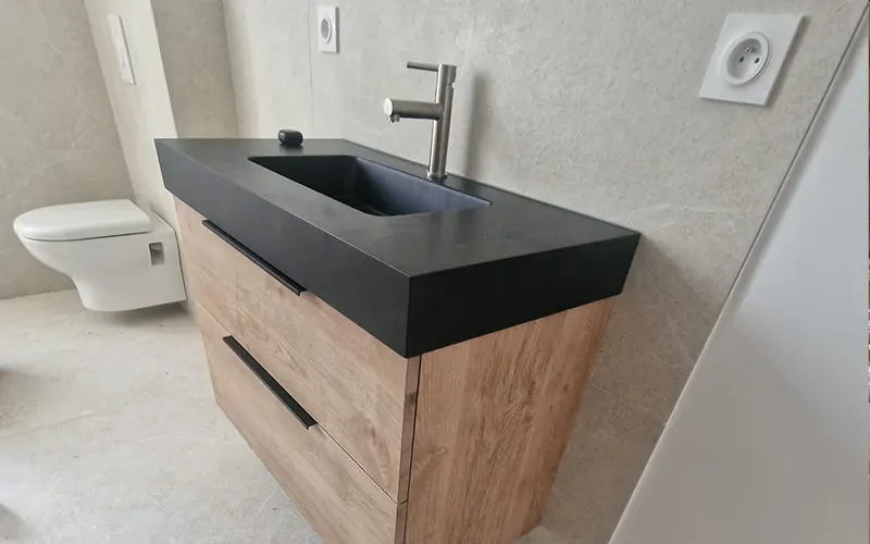 Pose de revêtements et finitions de salle de bains